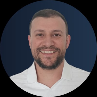 Portrait de Jérôme Mujica, artisan installateur de panneaux solaires RGE QualiPV à Lezoux